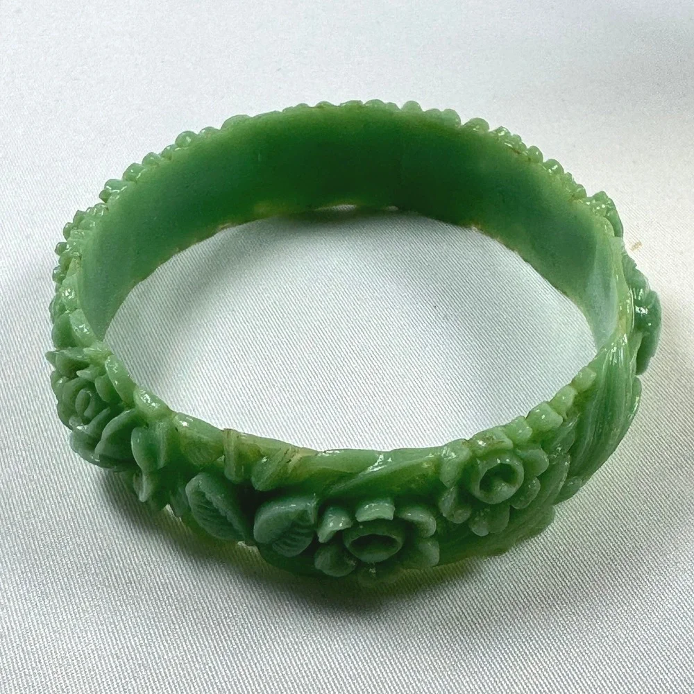 Vintage Celluloid Green Carved Floral Bangle Bracelet '20s-40s 7.75